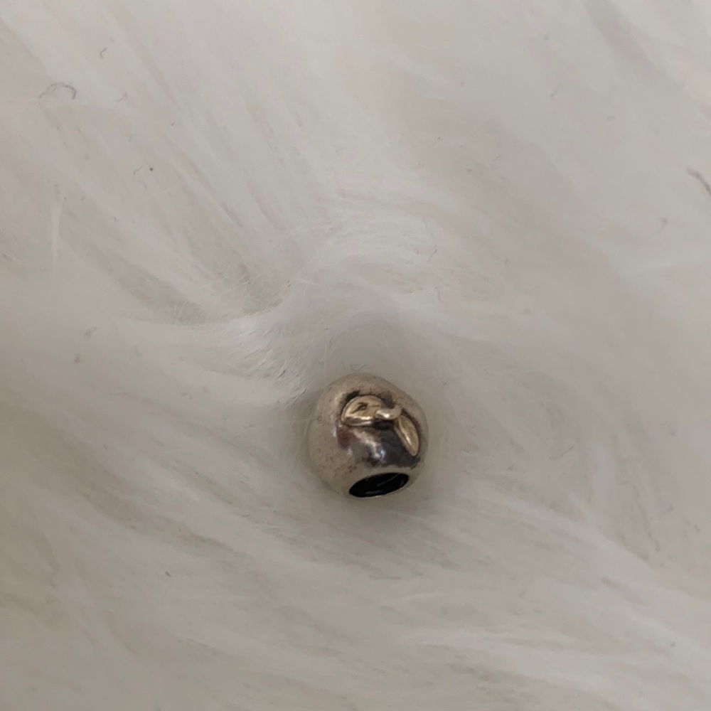 apple pandora charm